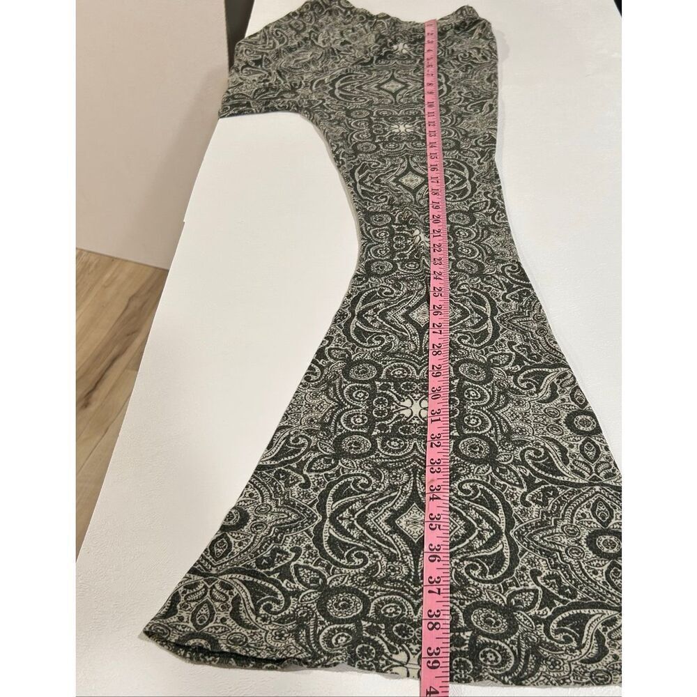 Abercrombie & Fitch Paisley Flare Pants Gray Green Boho Bell Bottom Women’s Larg - Picture 7 of 9